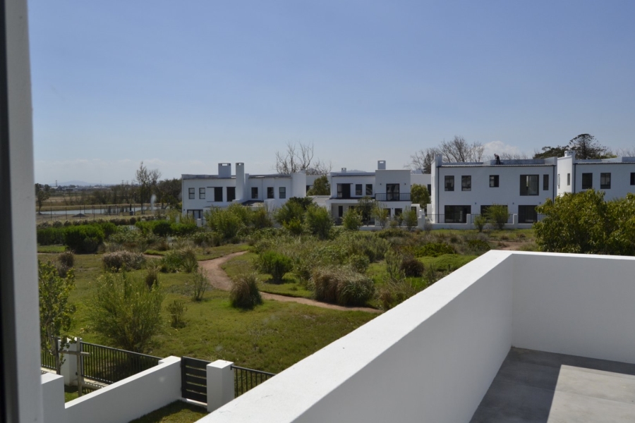 4 Bedroom Property for Sale in Croydon Gardens Estate Western Cape